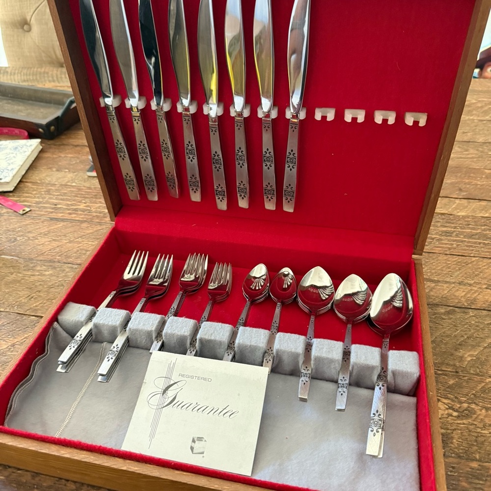 Stainless Steel Flora Orienda Flatware Set - Silver